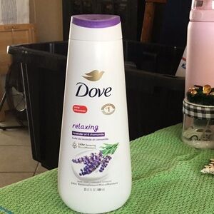 NWOT Dove Relaxing Lavender Body Wash